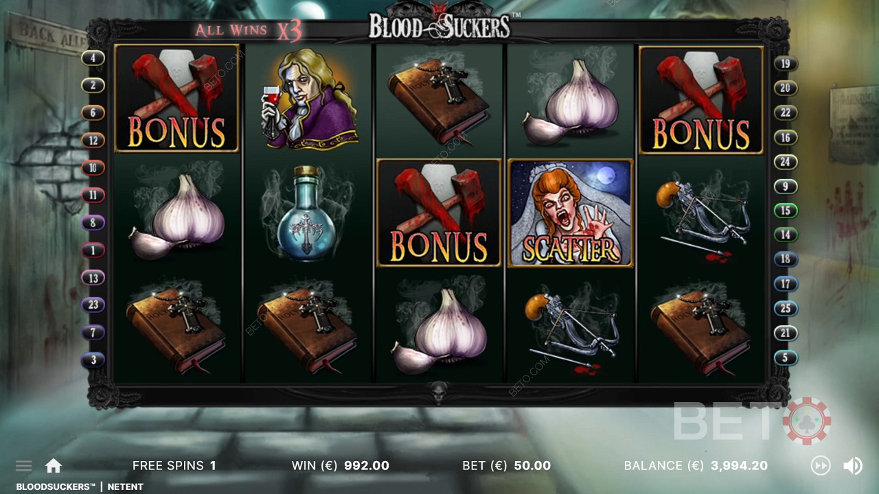 3 бонус символа на правилните позиции задействат бонус играта в слота Blood Suckers